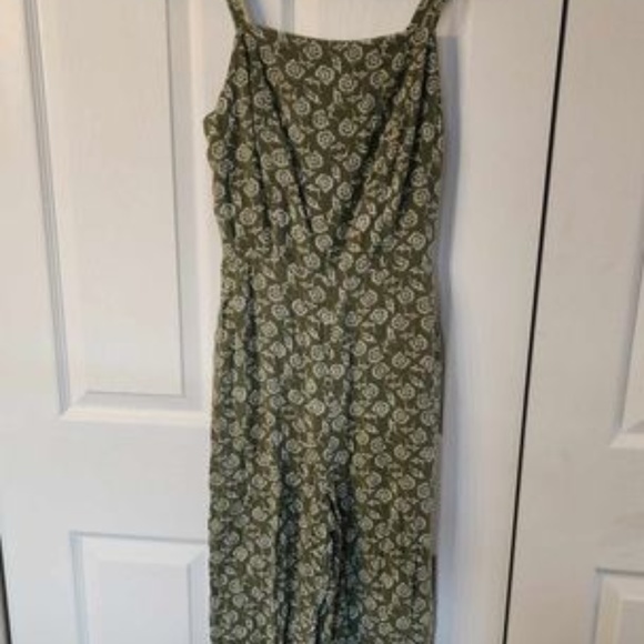 Old Navy Green flowery jumpsuit - Picture 1 of 3